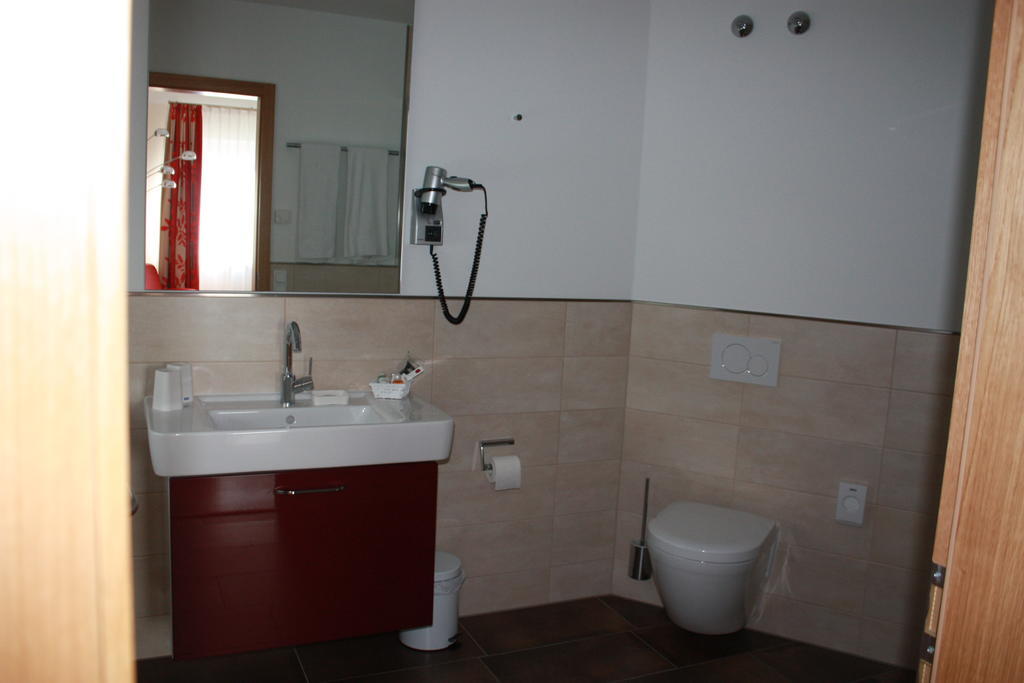 Boarding House Holledau Inn Швайтенкирхен Номер фото