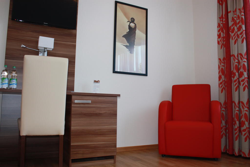 Boarding House Holledau Inn Швайтенкирхен Номер фото